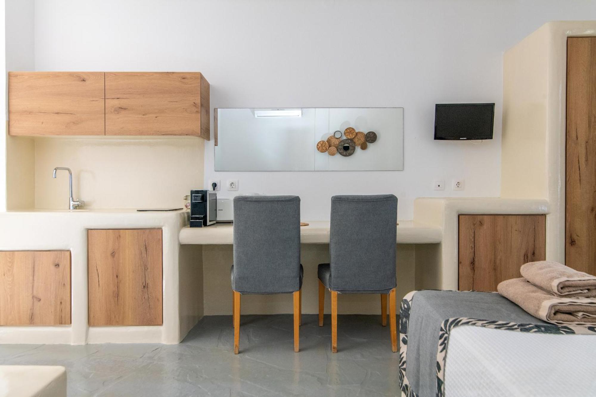 Big Blue Suites & Apartments كيونيا المظهر الخارجي الصورة