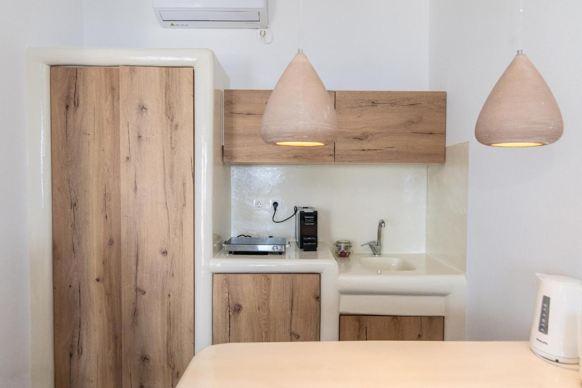 Big Blue Suites & Apartments كيونيا المظهر الخارجي الصورة