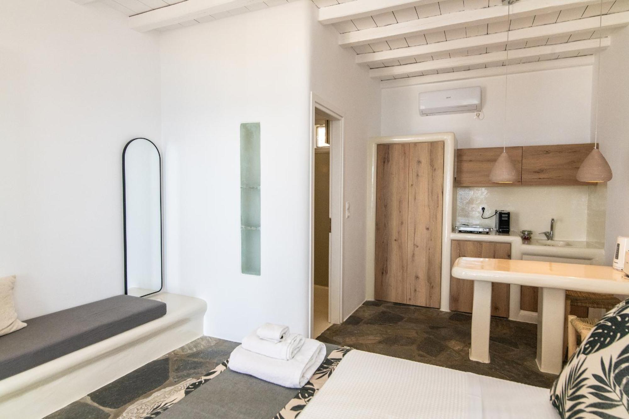 Big Blue Suites & Apartments كيونيا المظهر الخارجي الصورة